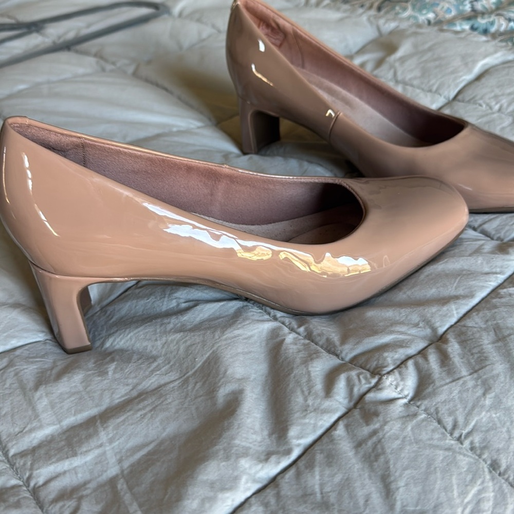 Clark’s collection very comfortable heels wide!